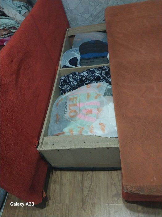 Раскладной  мягкий диван