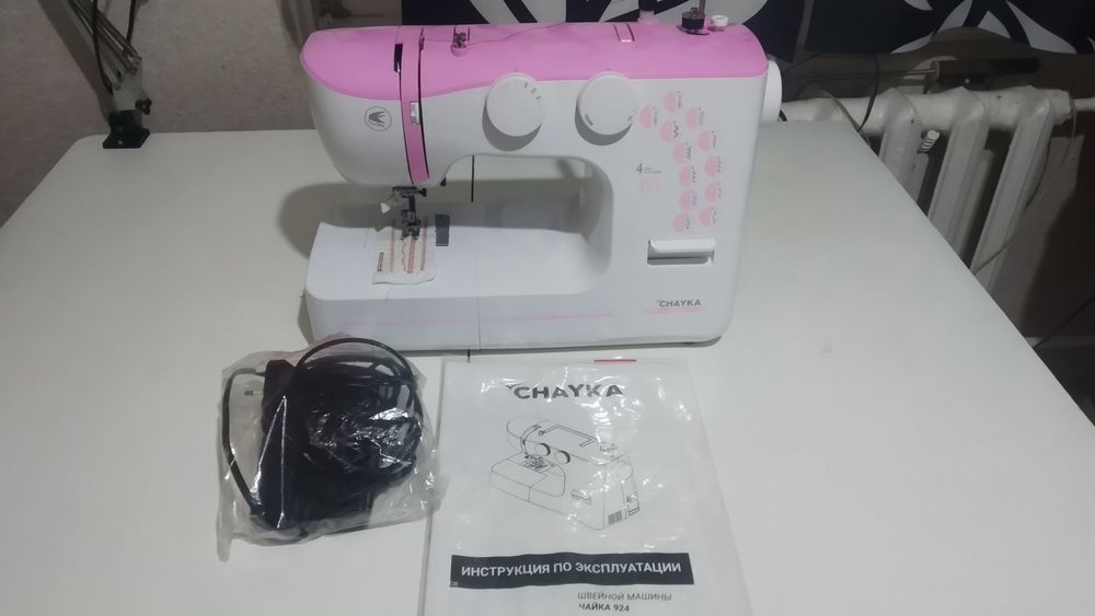 Продам новую швейную машинку Чайка в коробке
