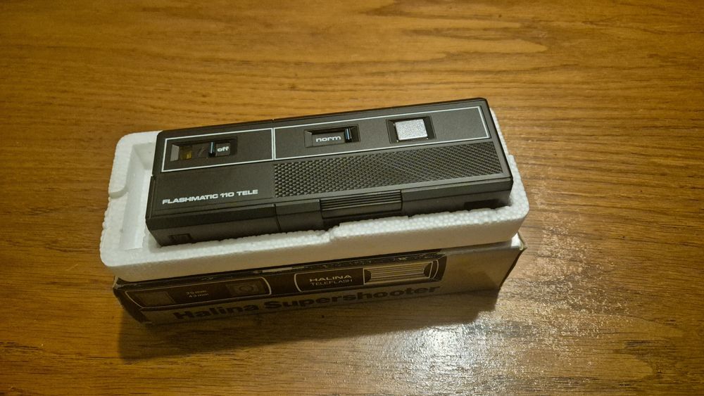 Camera foto Vintage Halina STB Flashmatic 110 Tele fab. Hong-Kong 1983