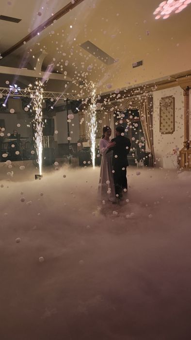 Fum greu / artificii / baloane cu fum / cabina foto / nunta / botez