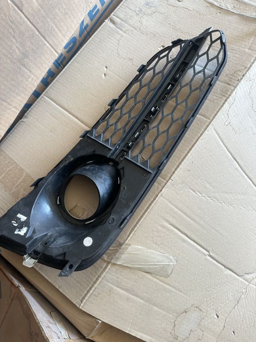 Audi A8 D4 11-13год долни Решетки за предна броня