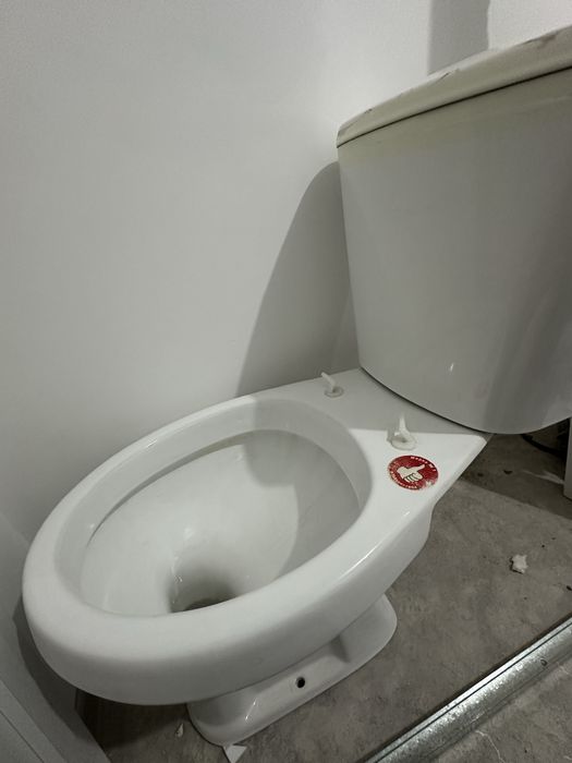 Продам унитаз.