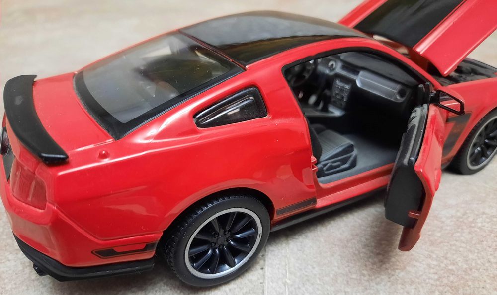 Машинка коллекционная модель