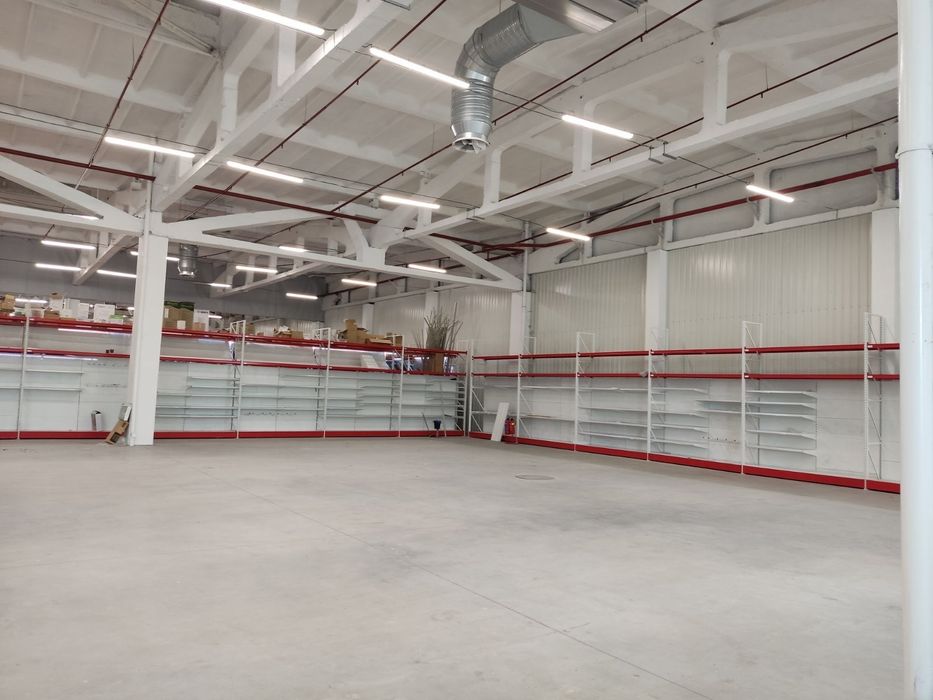 Дава се под наем Промишлена сграда в София, НПЗ Изток - 5100 кв.м за 84784.95 € - Снимка #1