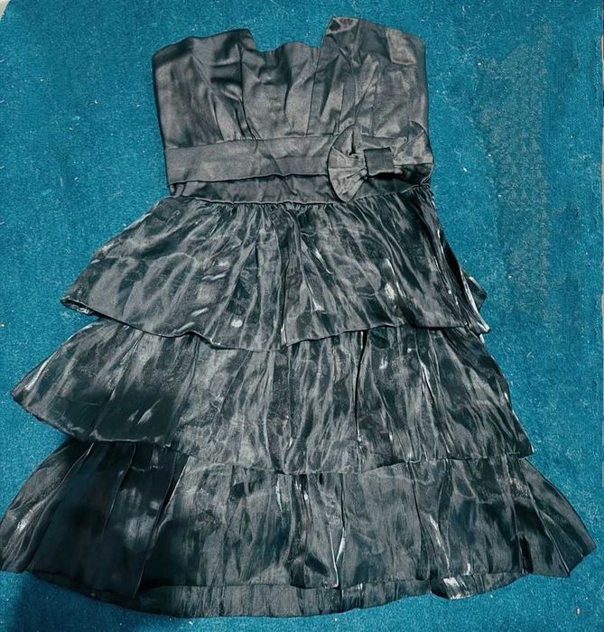 Женские вечерние платья..