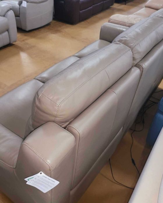 Бежов кожен диван тройка с електрически релакс механизъм "Violino"
