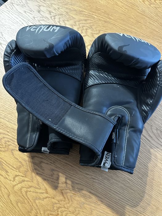 Manusi Box / Kickbox Venum Impact 16 OZ