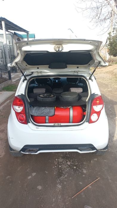 Продается Спарк 2014года 3-позиция есть газ