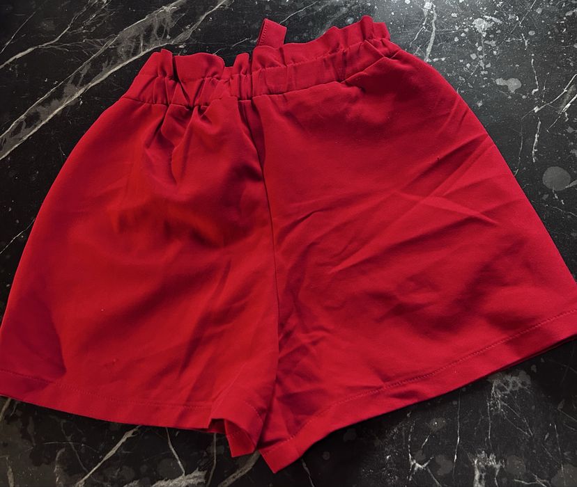 Pantaloni scurti eleganti