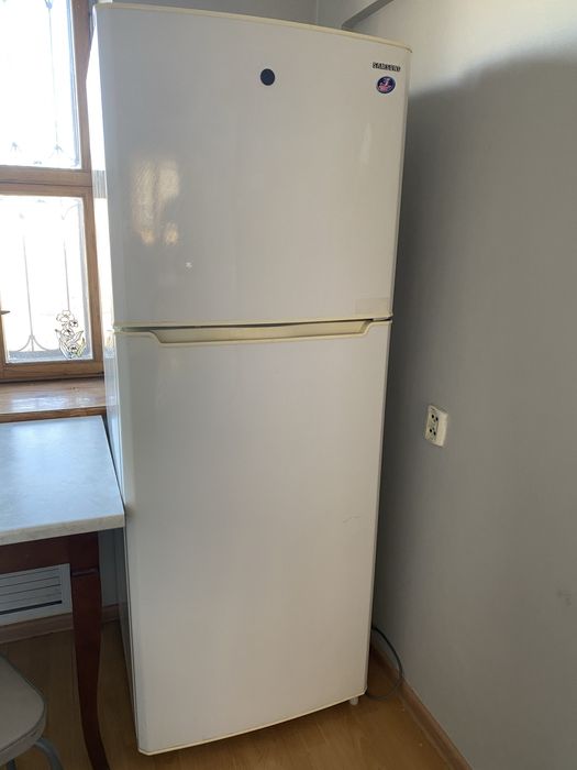 Холодильник Samsung