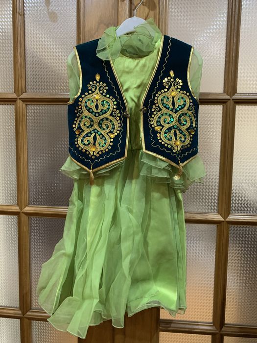 Казахский национальный костюм на девочку