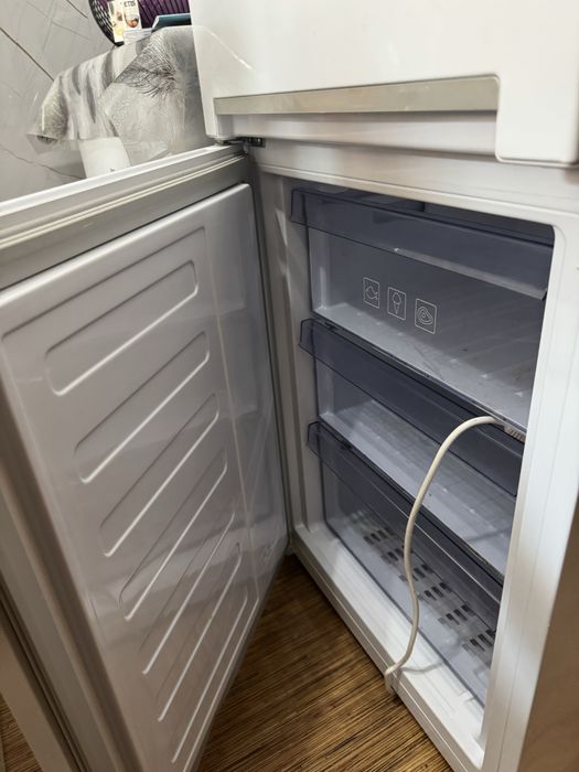 Продам новый холодильник