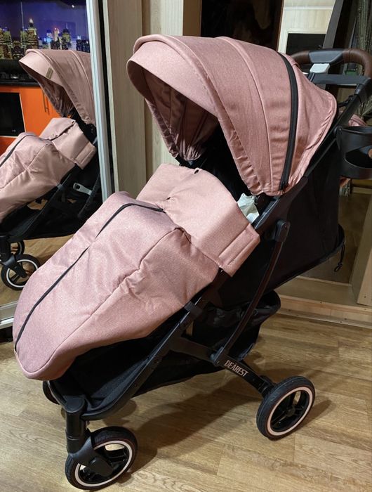 Продам прогулочную всесезонную коляску