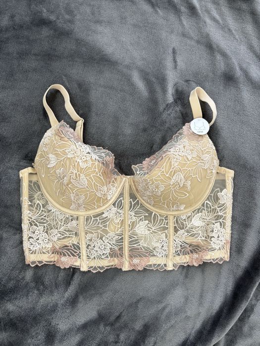 Красиво секси бюстие 85С