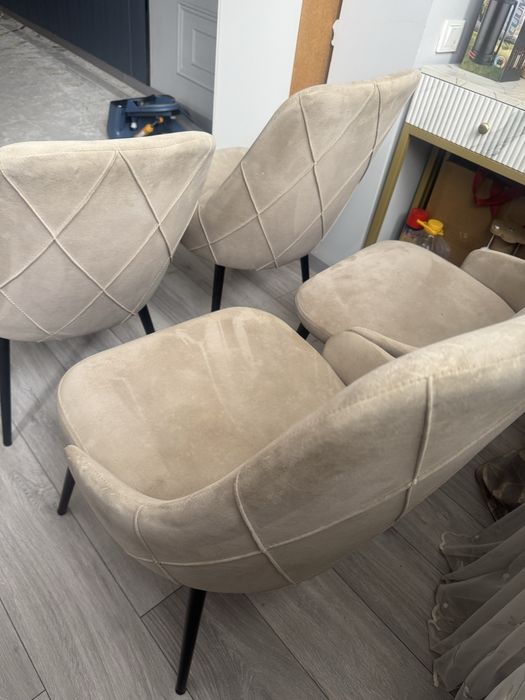 Продам мягкие стулья.