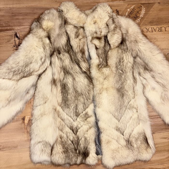 Палто от сребърна лисица