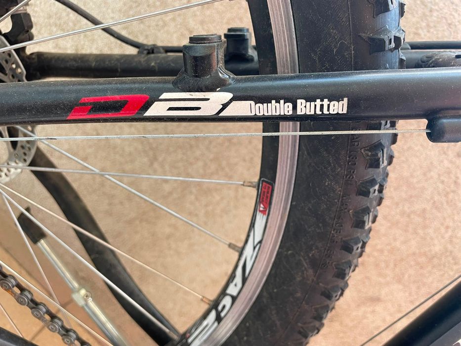Vând bicicleta MTB roti 26 Sella Sensa, Rock Shox, Deore LX