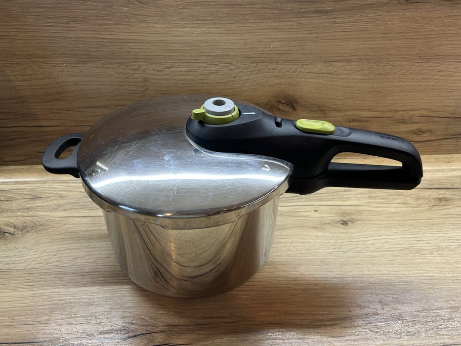 Тенджера под налягане TEFAL