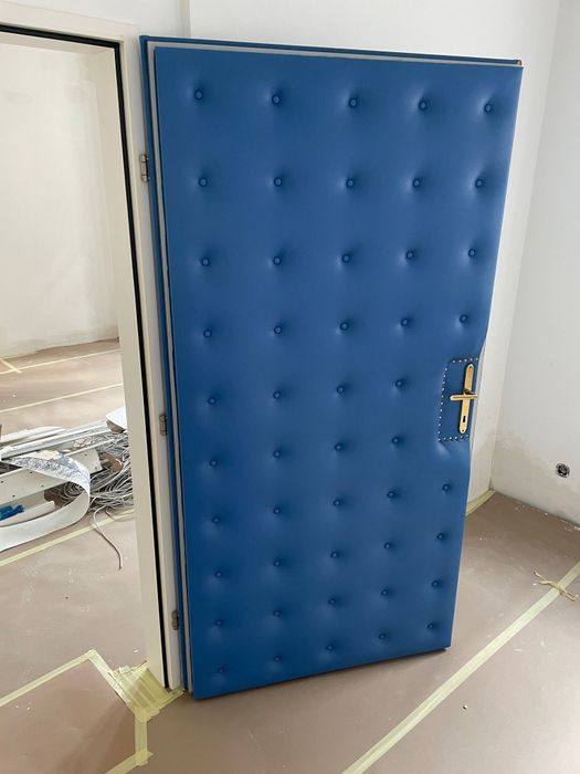 Usa birou  piele albastră