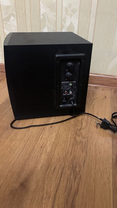 Продам MICROLAB с двумя колонками