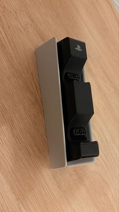 Зарядка для геймпадов Dual Sense PS5
