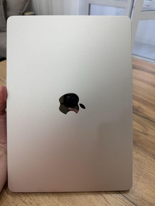 Продаю MacBook Air