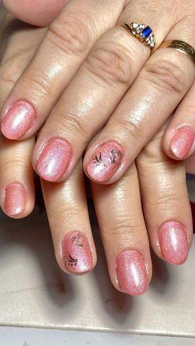 Unghii cu gel ,oja semi , tips , pedichiura