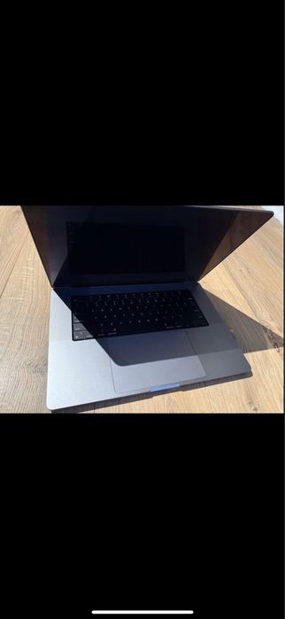 MacBook Pro 16" Space Gray M1 Pro 32GB RAM 1TB SSD