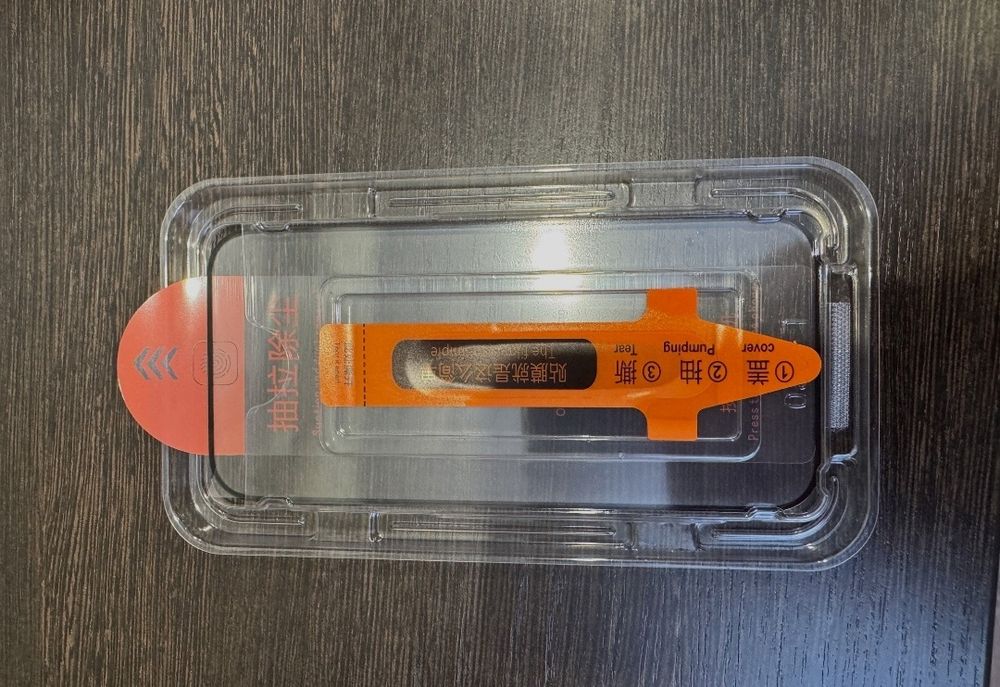 Защитное стекло на aphone 17 pro