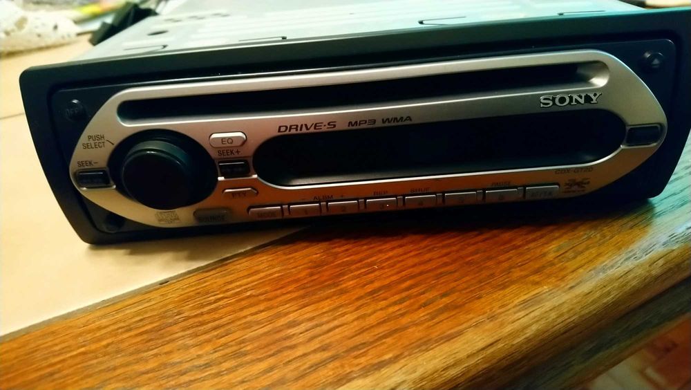 Vind mp 3 SONY Radio + mp3