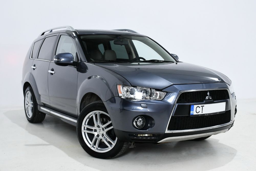 Mitsubishi outlender 2 !! 7 locuri !! FULL FULL !!!