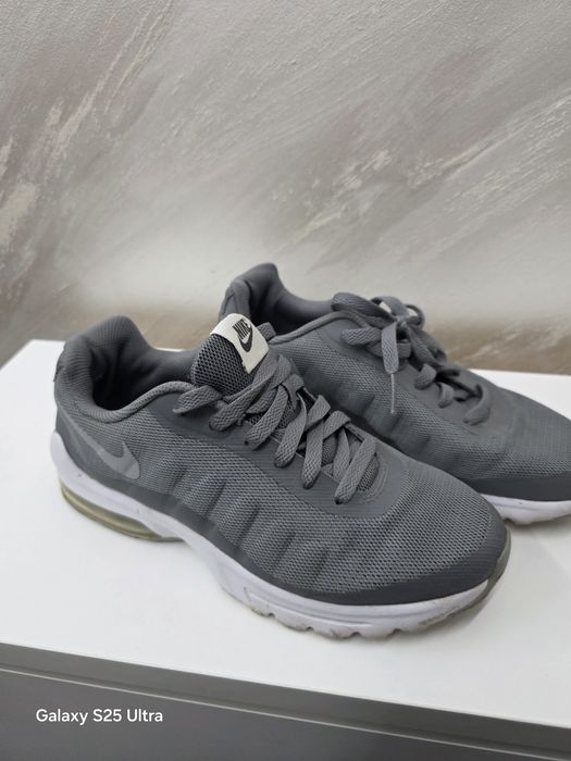 Nike 38.5          .