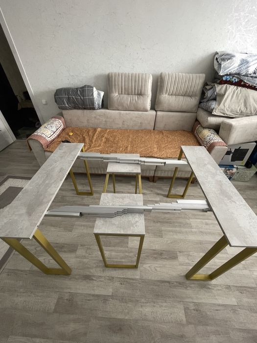 Раздвижной обеденный стол