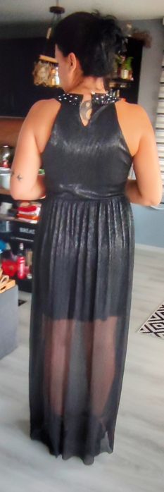 Черна рокля с къса подплата