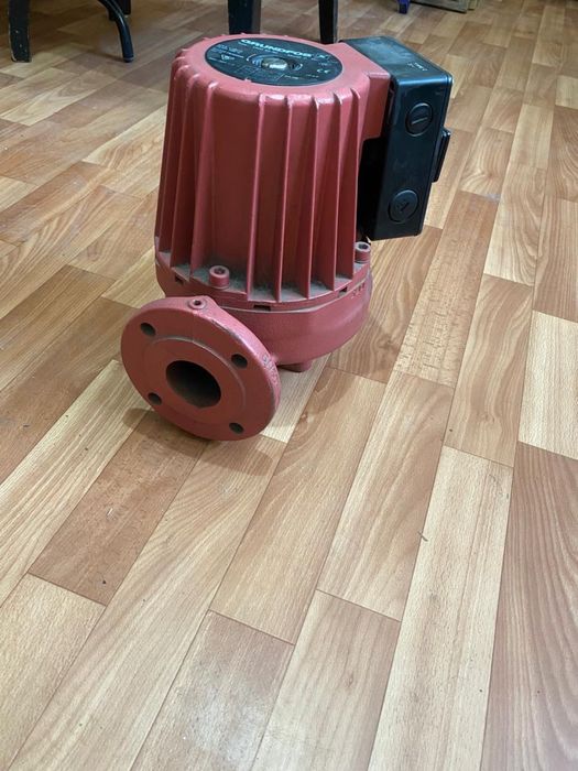 Насос Grundfos насос