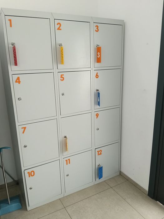 Продам шкаф - локер с ячейками.