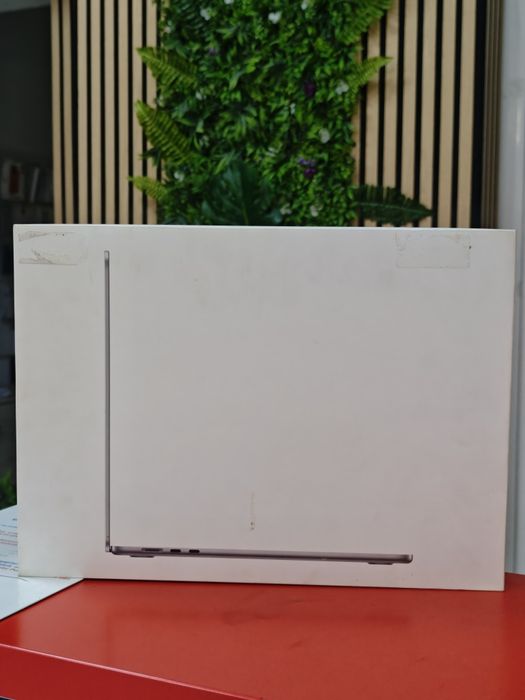 Mac Book Air M2 15 inch 512