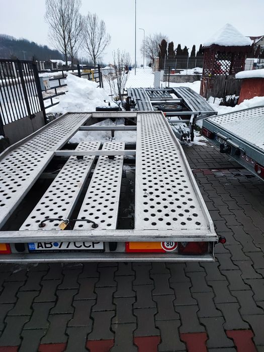 Vând platformă auto platforma și o dubă ce se vede în poză