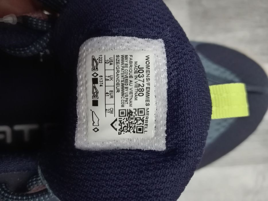 Adidași marca Merrell Gore-tex, mărime 41