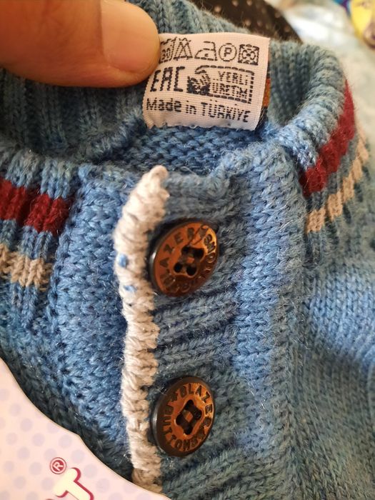 Продам детский свитер