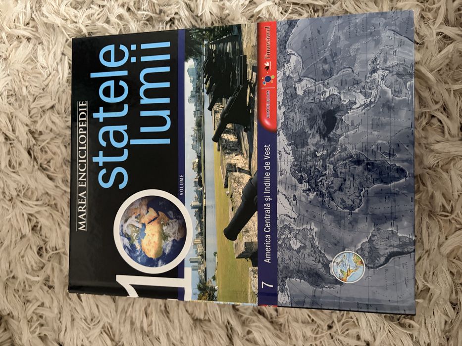 Vand colectie de atlase ilustrate.