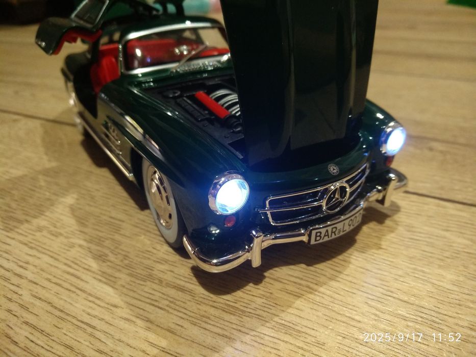 Модель 1:24 mercedes 300sl