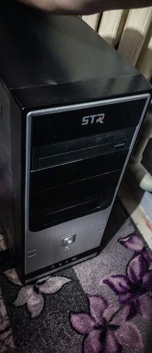 Монитор и блок компьютера