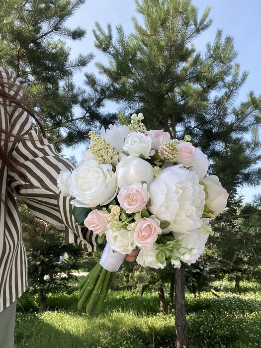 Букеты из искусственных цветов