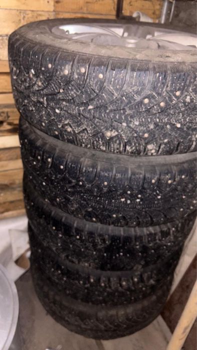 Продам зимние шины с дисками