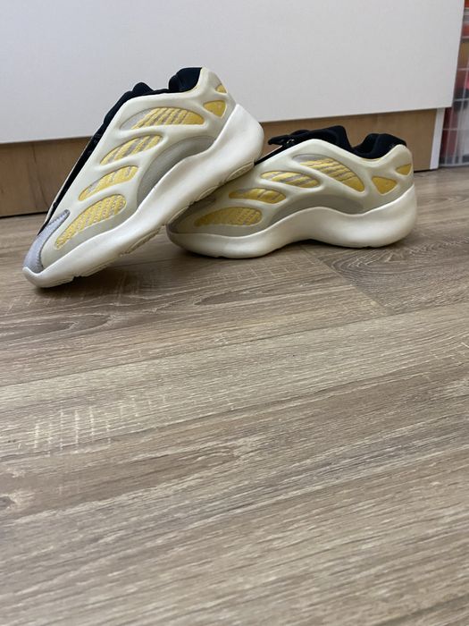 yeezy 700 boots v3