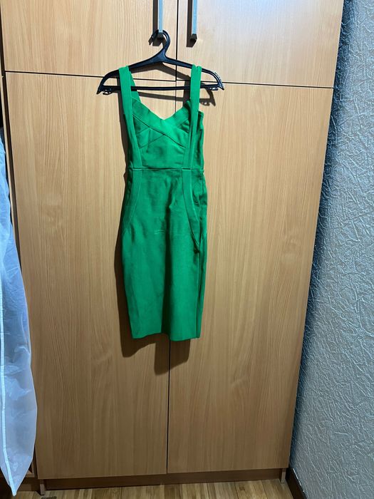 Платья на продажу