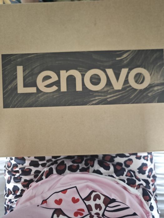 Notebook Lenovo sotiladi