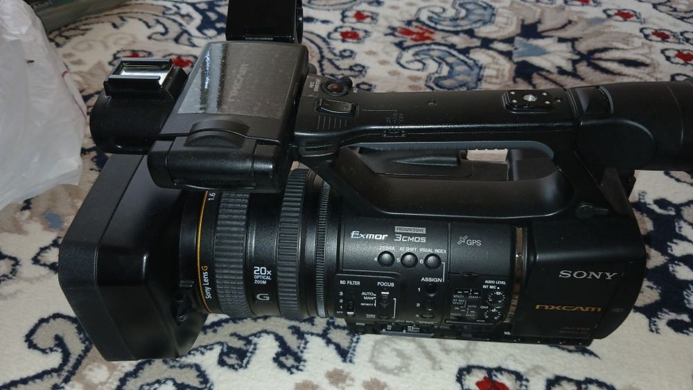 Sony.NXCAM 5 ( 18x10) soat