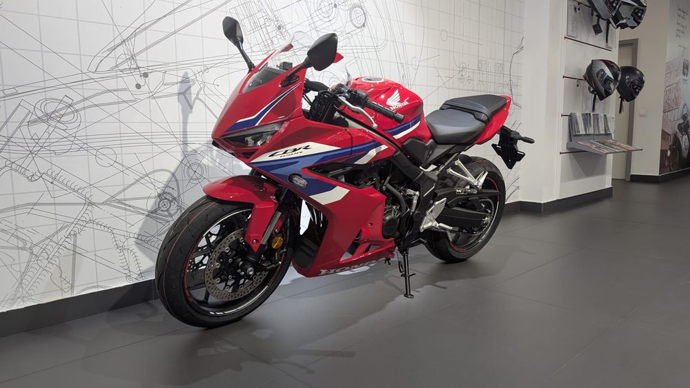 Honda CBR 650R CBR650R e-clutch model 2026